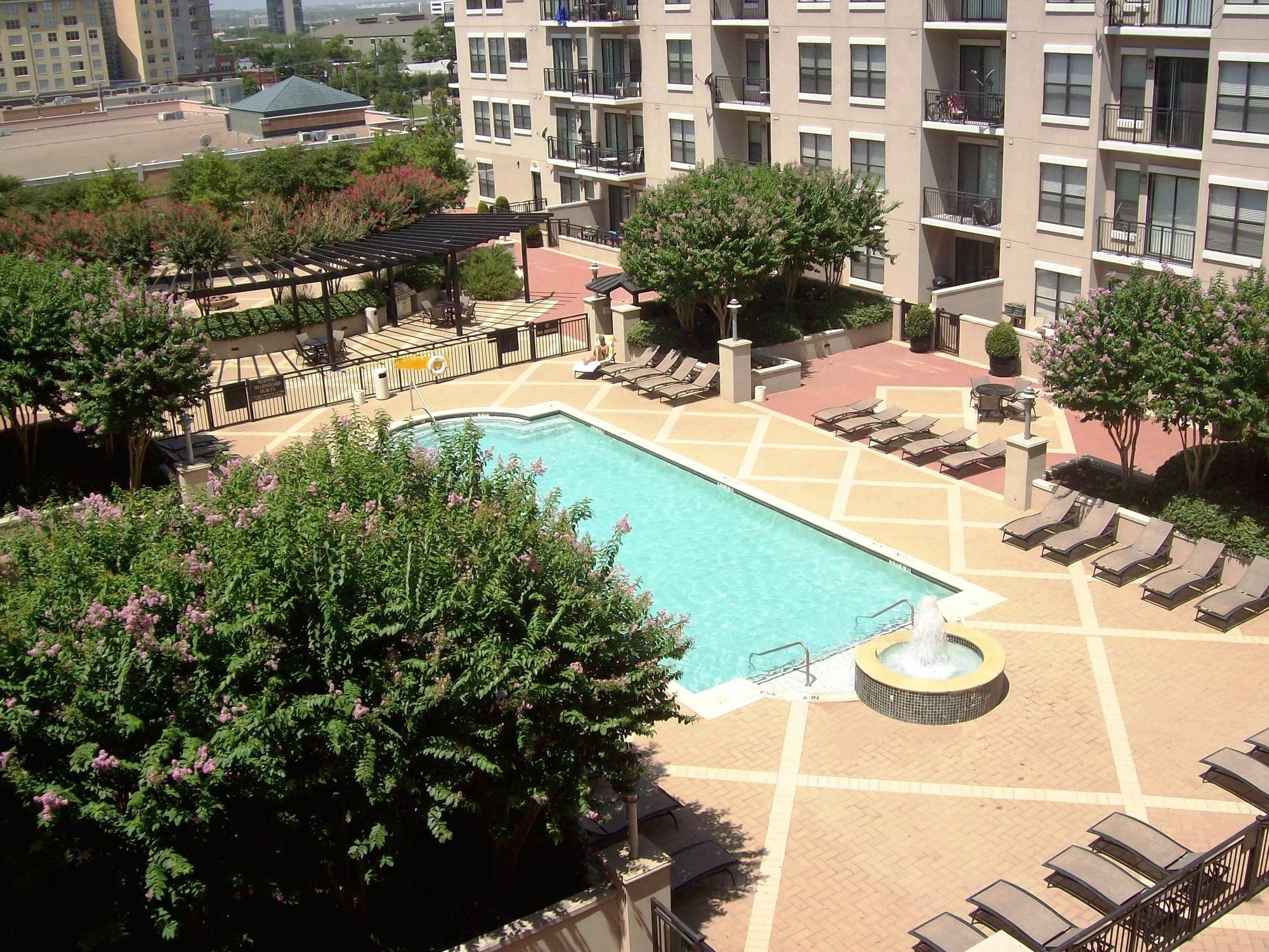 Oakwood Dallas Uptown Apartment Exterior photo